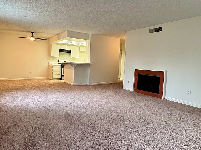 4901 Whitsett Ave #203 — Photo 3