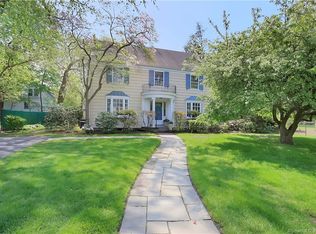 49 Algonquin Rd, Fairfield, CT 06825