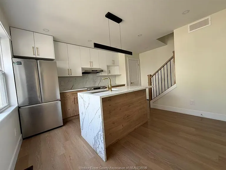 160 Askin Ave #3 — Photo 2