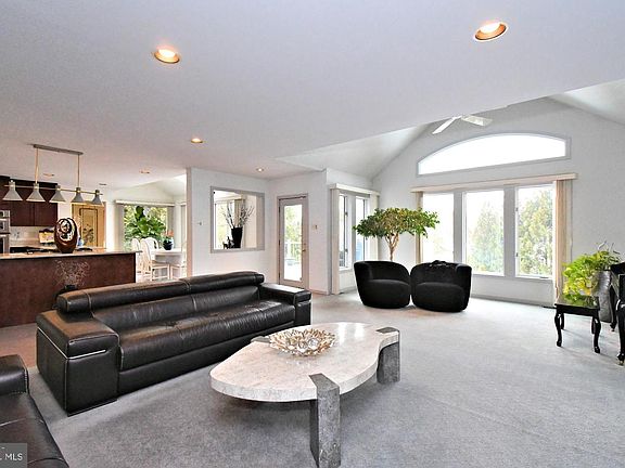 5th image of 83 Rocking Horse Way