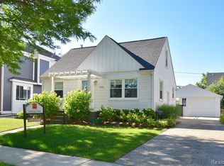 1748 Webster St, Birmingham, MI 48009