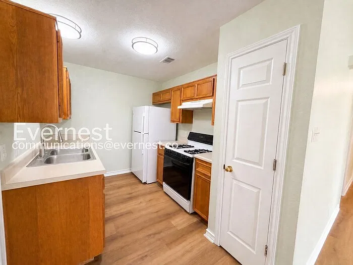 3 bed, 2.0 bath, 1254 sqft, $1,475 — Photo 4