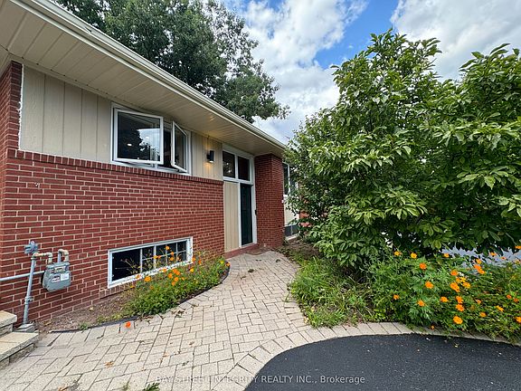 3rd image of 1339 Pinegrove Rd
