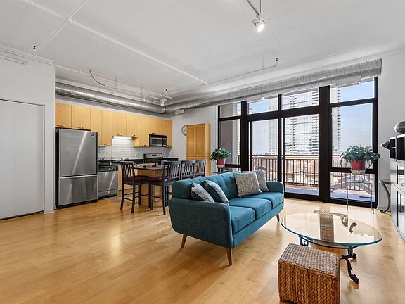 5th image of 212 E Cullerton St APT 603