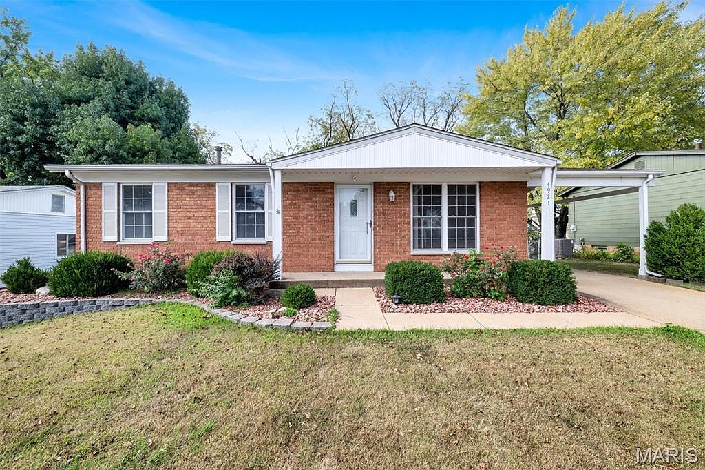4921 Tulip Tree Ln, Hazelwood, MO 63042 | Zillow