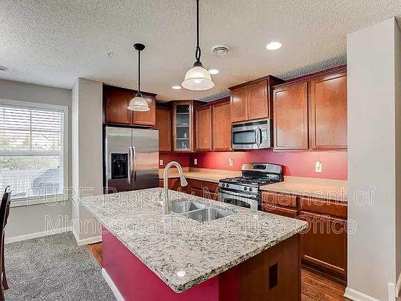 3rd image of 3588 White Pine Way