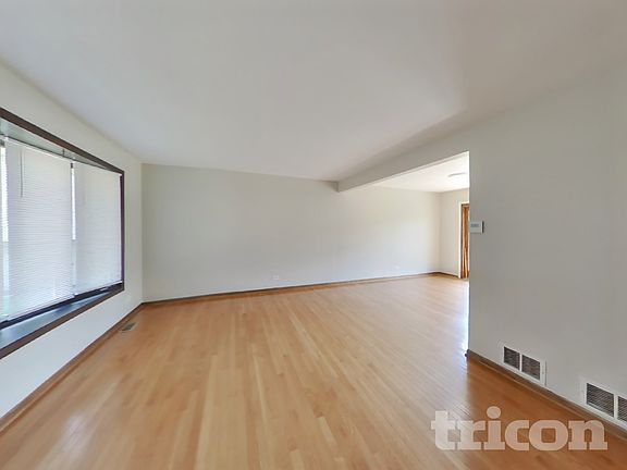 2nd image of 16646 Paxton Ave