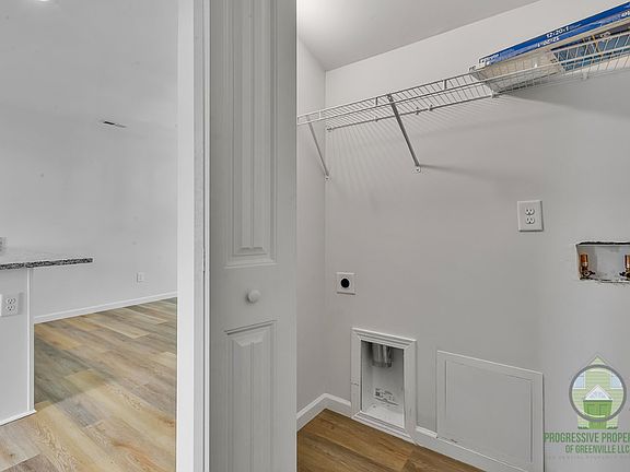 2nd image of 11 Wofford Pine Dr #1