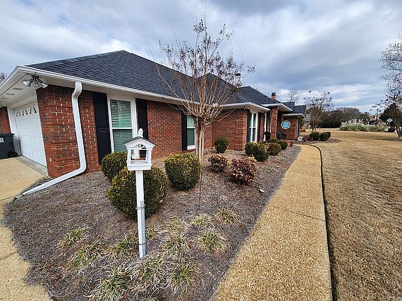 2nd image of 2706 Summerfield Pl