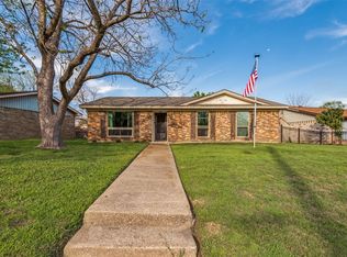 8935 Shorelark Dr, Dallas, TX