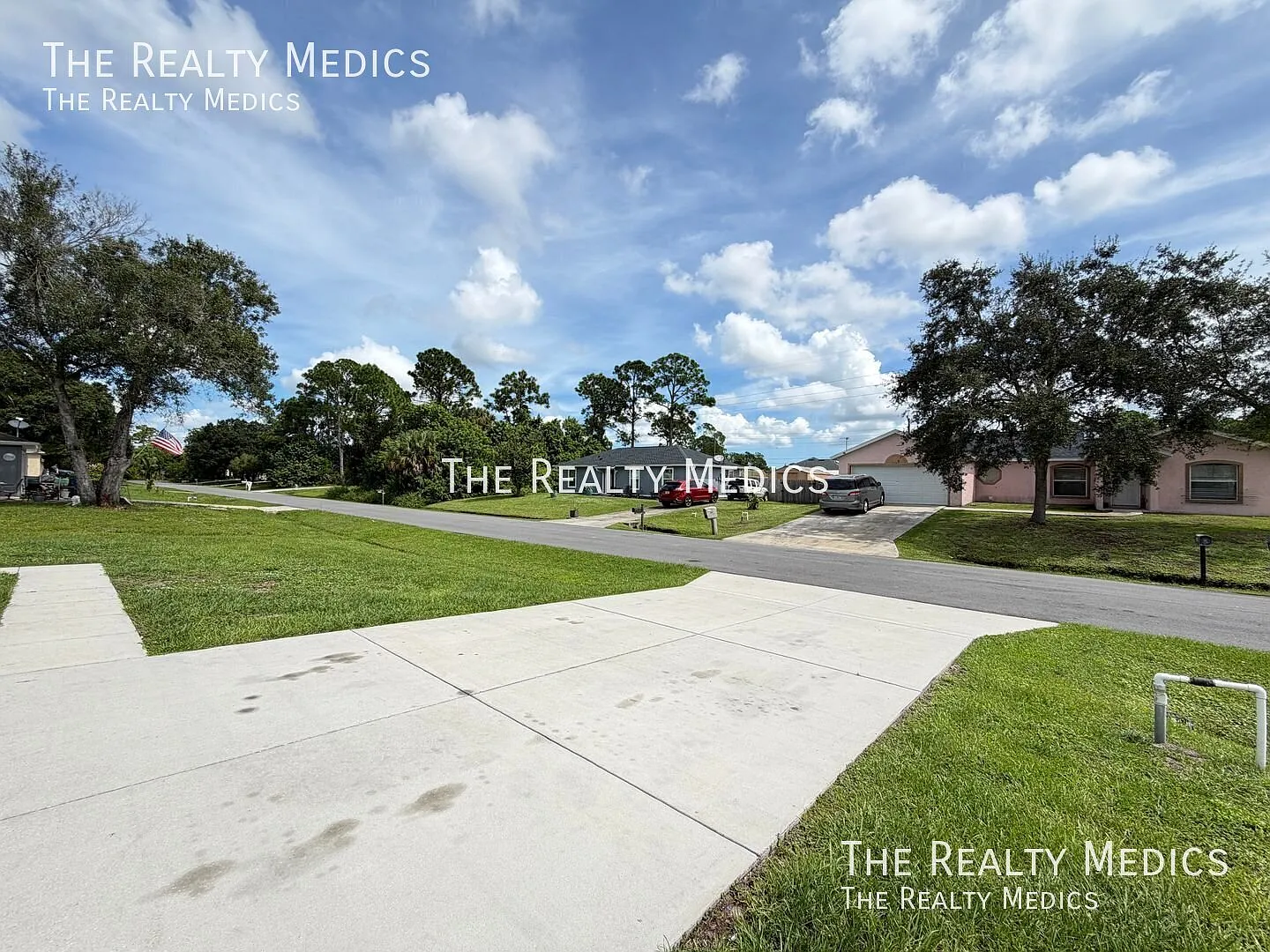 Gorgeous 3 Bedroom, 2 Bathroom Home in Palm Bay!! — Photo 3
