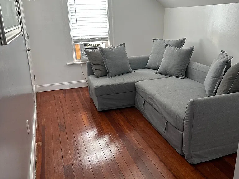 524 Warren Ave — Photo 12