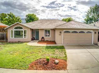 116 Meadow View Dr, Phoenix, OR 97535