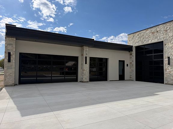 4th image of 1549 E Patterson Ln