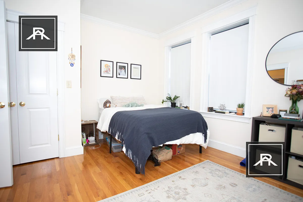 Building Photo - 27 Glenville Ave #8