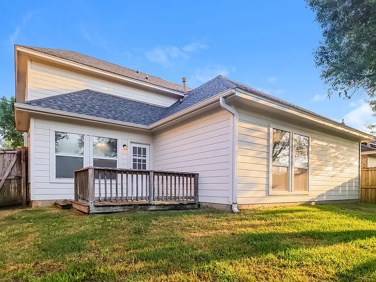 985 Oak Falls Dr — Photo 17