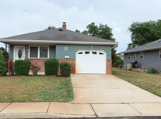 16 Bolans Ct, Toms River, NJ 08757