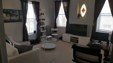 Rented by Makover Group Inc