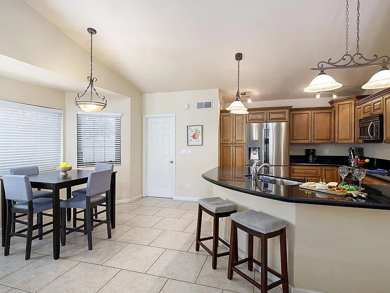 6073 E Beck Ln — Photo 4