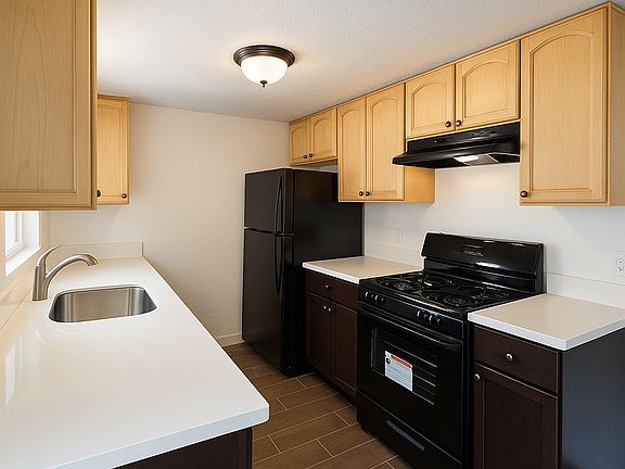 2nd image of 3808 Cottonwood St #3808F