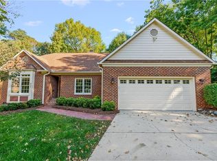 921 Flicker Ln, High Point, NC 27262