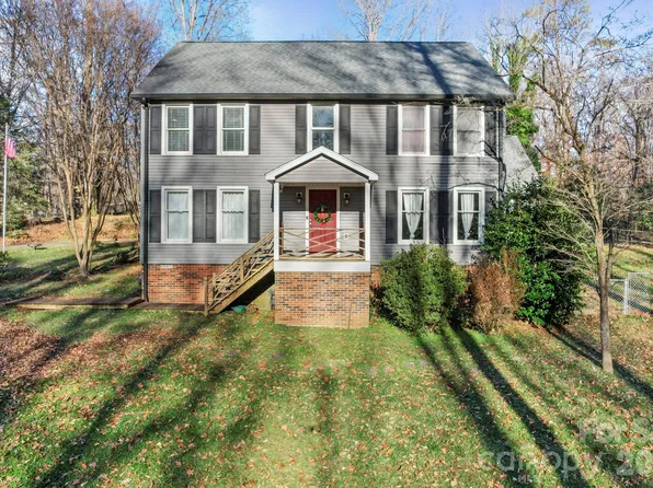 2530 Heritage Cir, Statesville, NC 28625