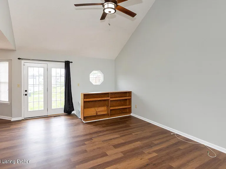 9104 1/2 Fairridge Dr — Photo 7