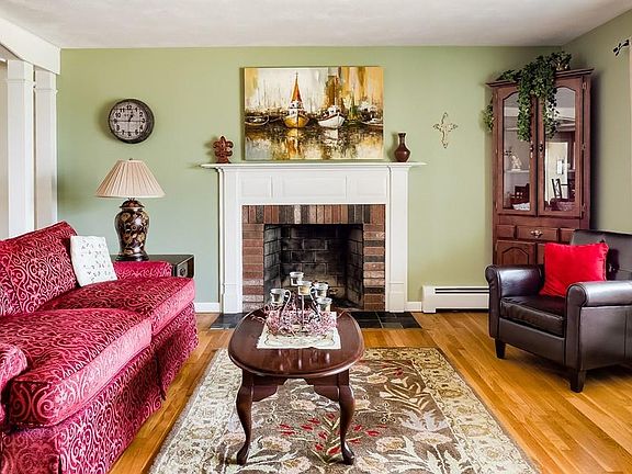 5th image of 70 Twinbrooke Dr