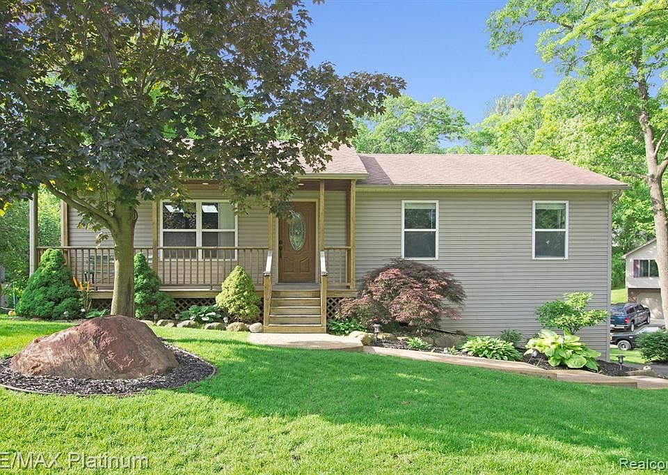 1st image of 7386 Valley Dr