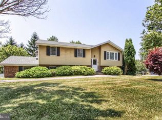 594 Lake Meade Dr, East Berlin, PA 17316