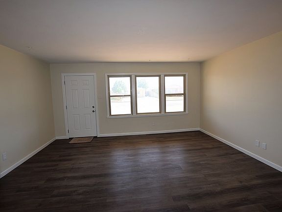 4th image of 3408 Thomas Ave