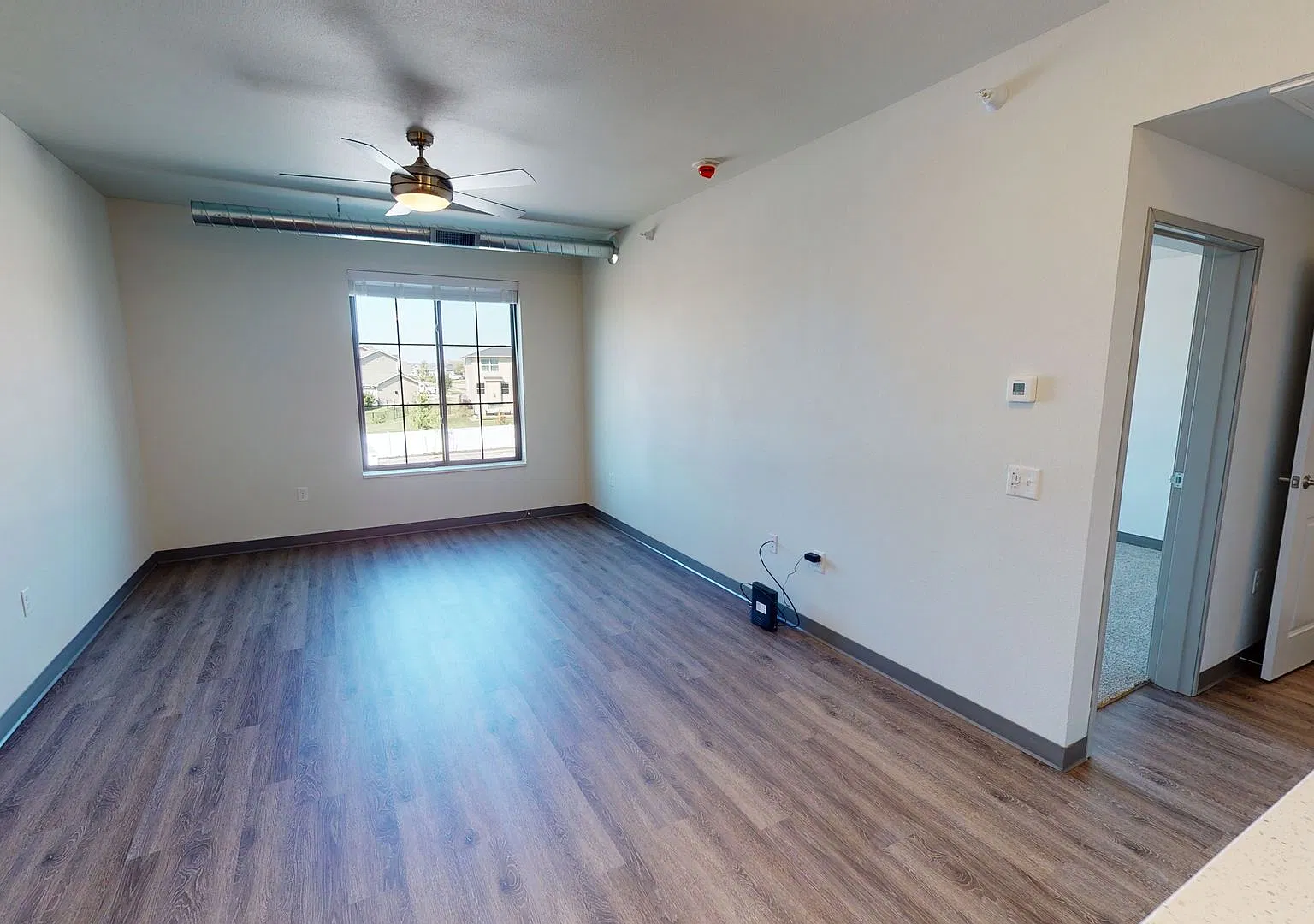 1520 NW Irvinedale Dr — Photo 3