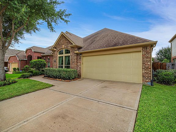 2nd image of 13415 Mesquite Stone Ln