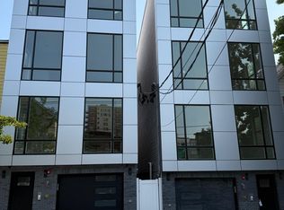 136 35th St, Union City, NJ 07087