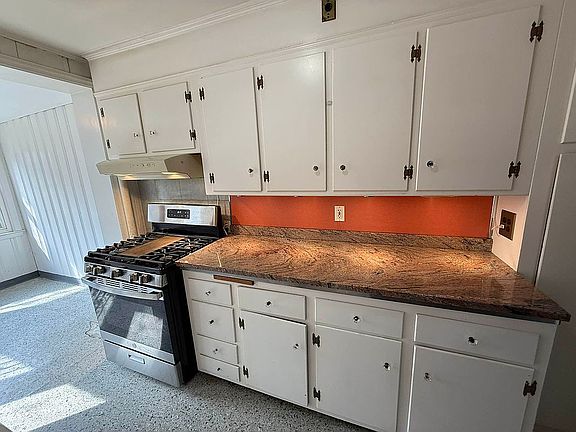 5th image of 40-30 44th St Unit 1