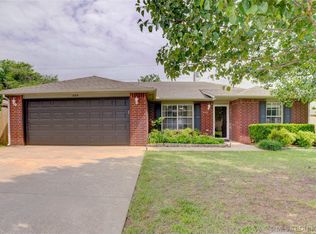 1204 Crystal Ln, Tahlequah, OK 74464