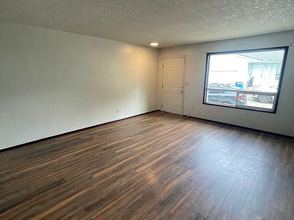 3rd image of 92 Veys Dr APT A