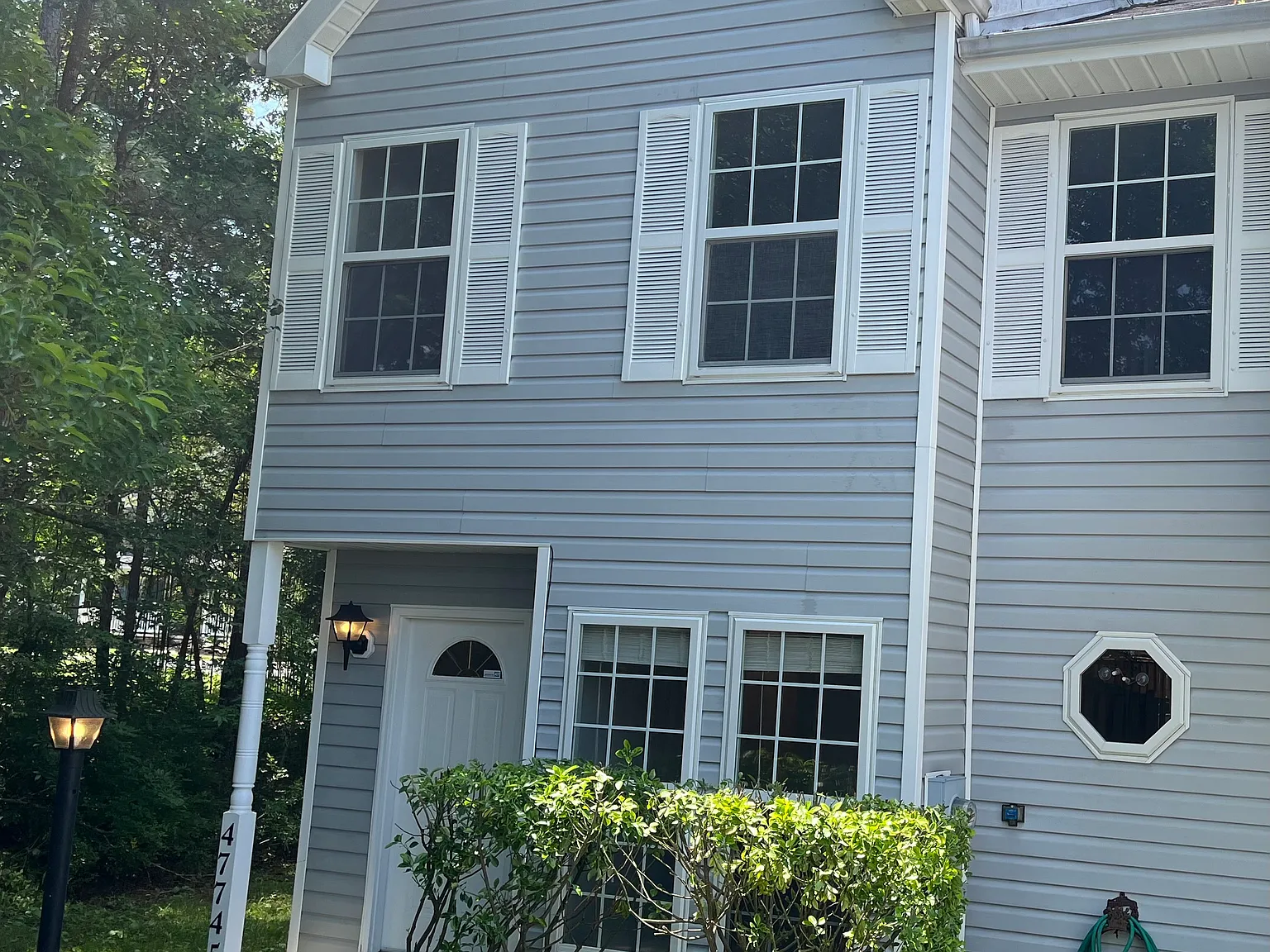 3 bed, 1.5 bath, 1322 sqft, $2,100 — Photo 2