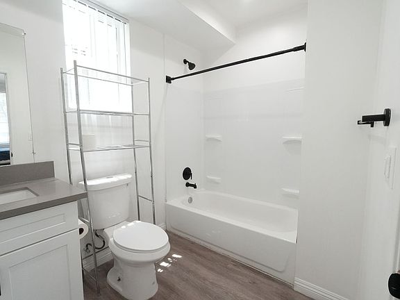 4th image of 668 W 28th St #Efe1169d9