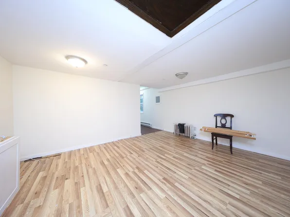 76 Simonson Avenue image 9 of 21