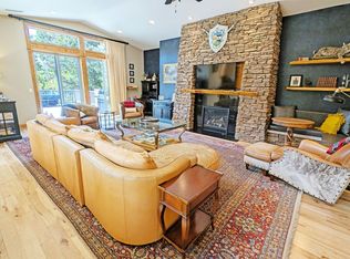 (Undisclosed Address), Sunriver, OR 97707