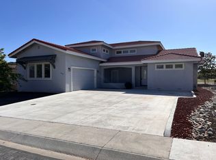 410 Dog Leg Dr, Fernley, NV 89408