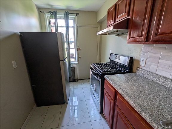 5th image of 206-07 Hillside Ave #2