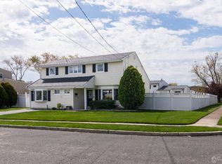 13 Exeter St, Old Bridge, NJ 08857