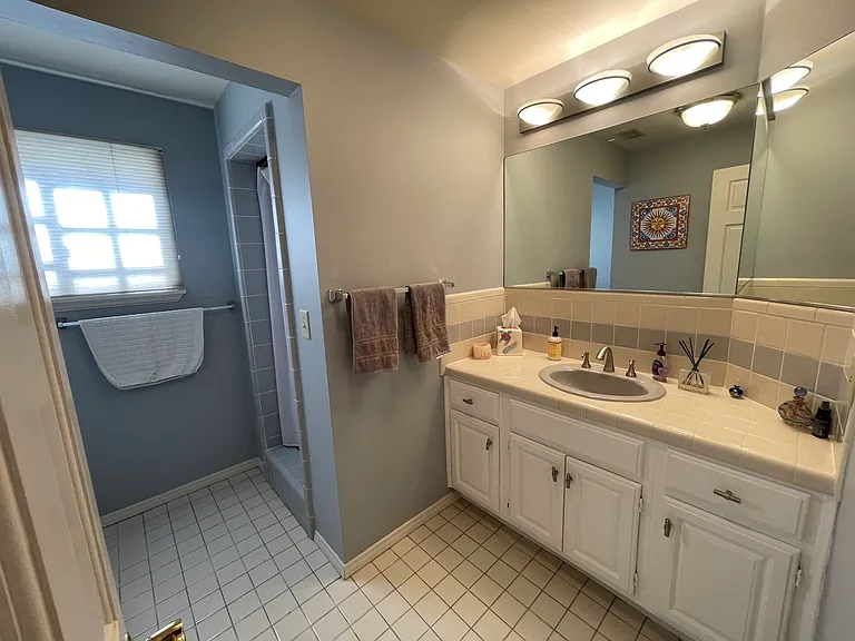 1083 E Elmwood Ave — Photo 16