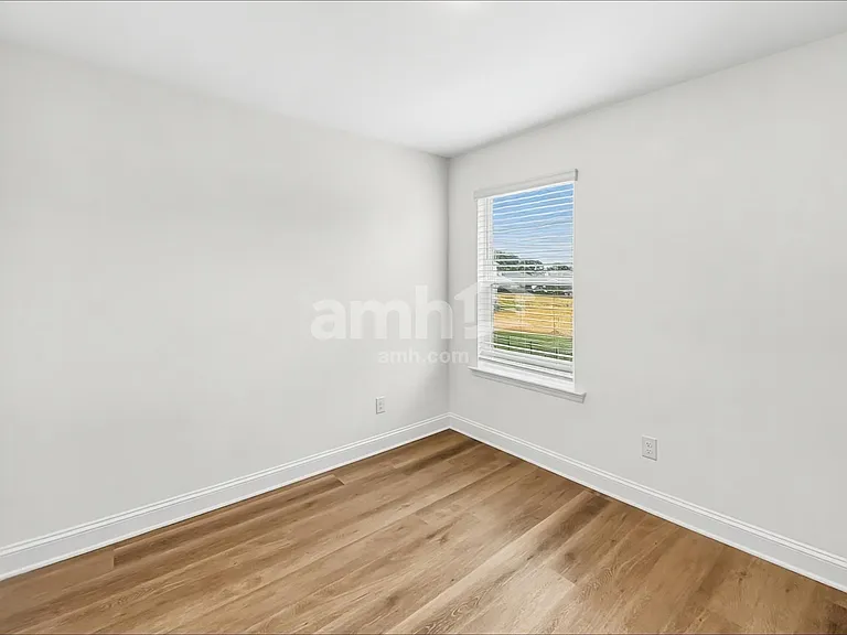 4052 Williams Rd — Photo 12