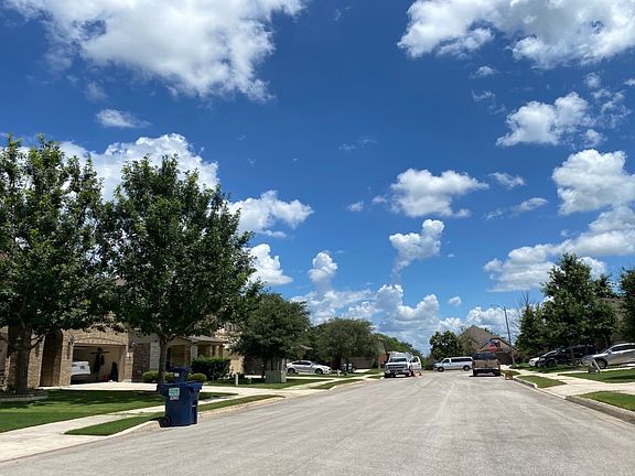 4th image of 10217 Aurora Sky