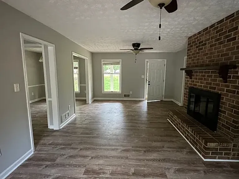 1490 Crooked Creek Rd — Photo 6