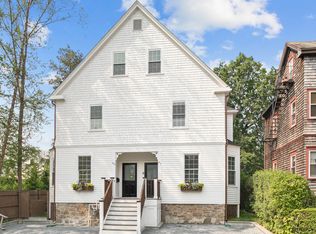 41 Rhode Island Ave, Newport, RI 02840