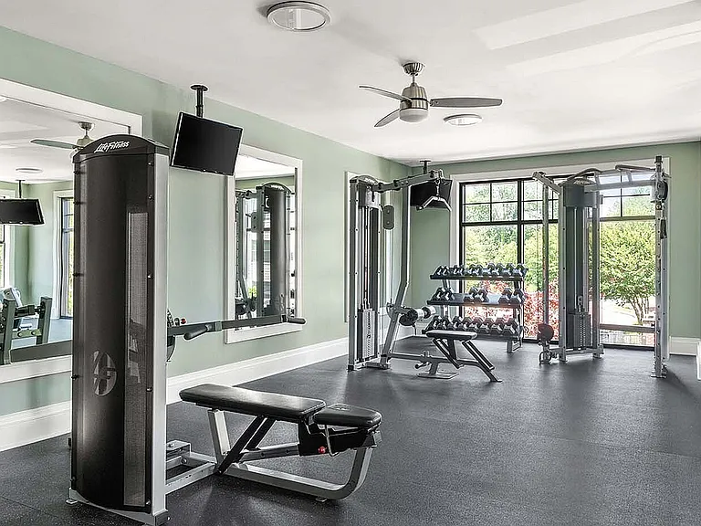 C243050_Wesley_Village_GYM_02_04